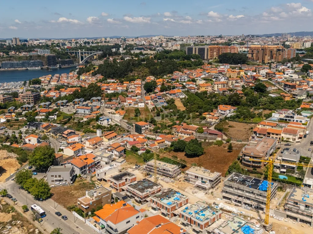 Terreno com Projeto Aprovado em Canidelo, Vila Nova de Gaia - Image 2