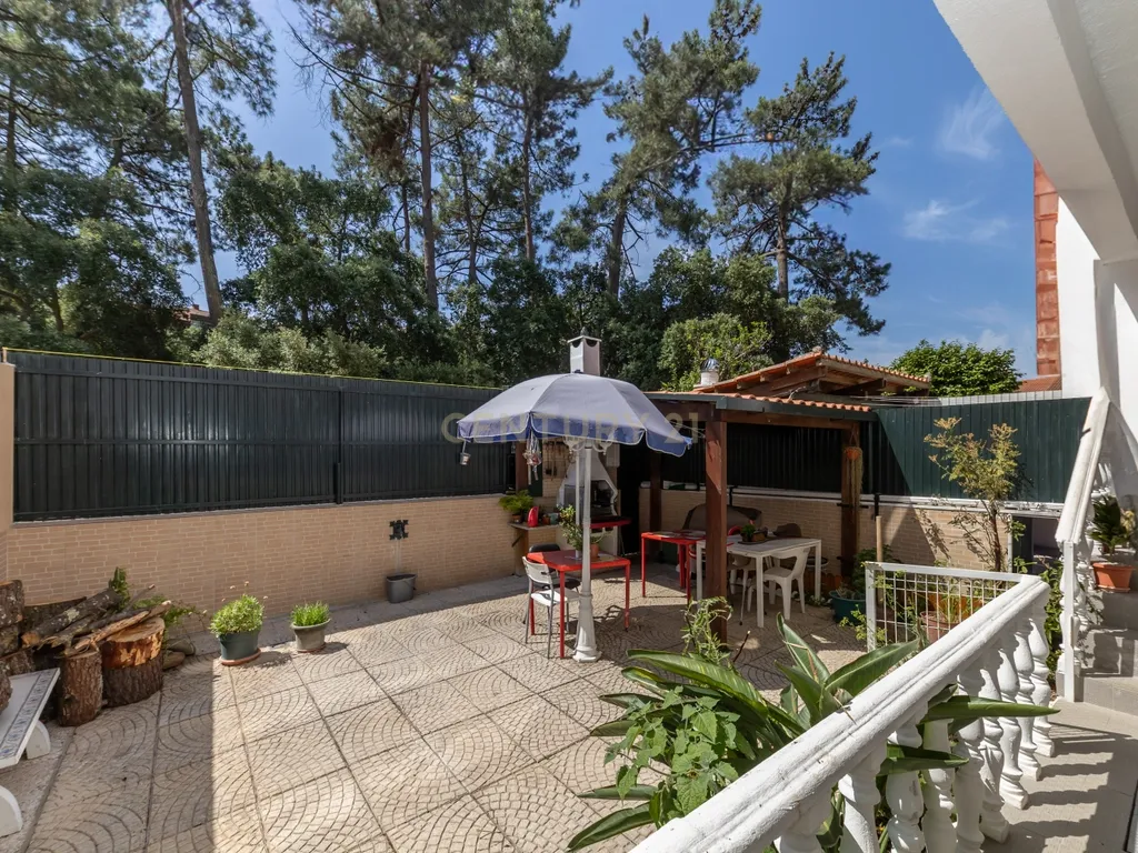 T3 + T1 com Garagem e Logradouro em Corroios, Seixal, Setúbal - Image 3
