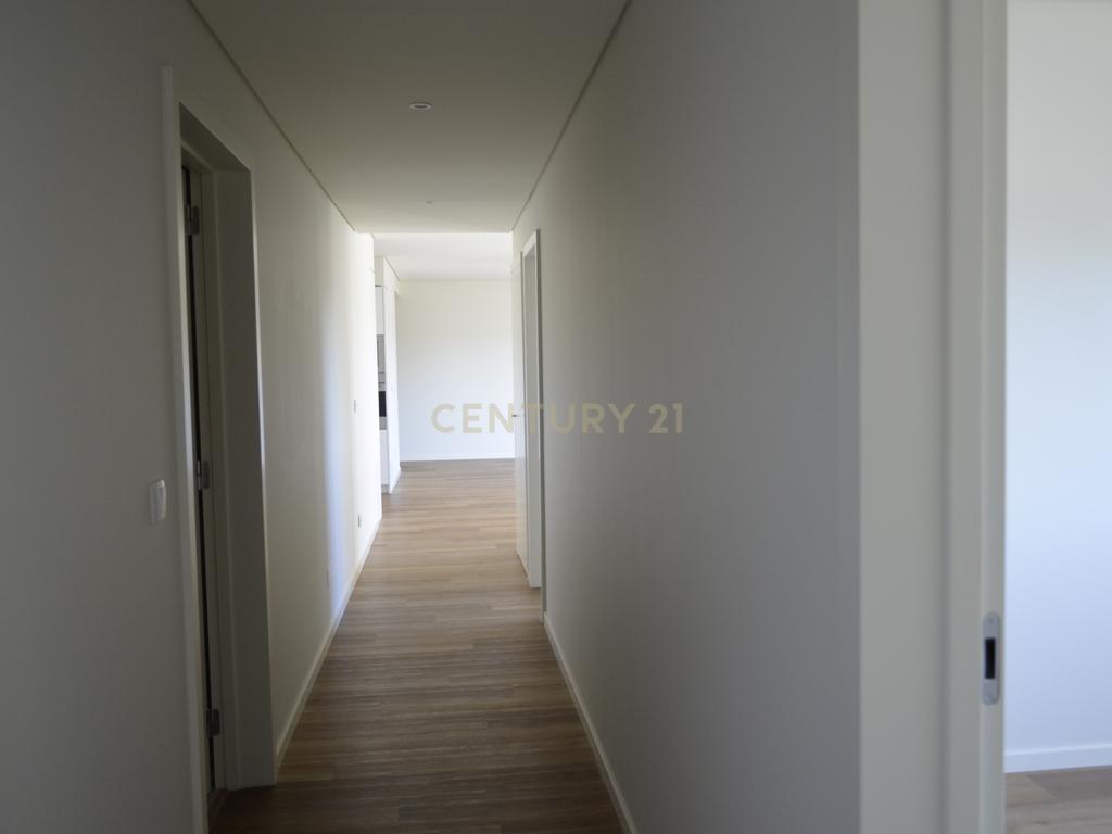 Luxuoso Apartamento Novo | T3 | Lisboa - Image 3