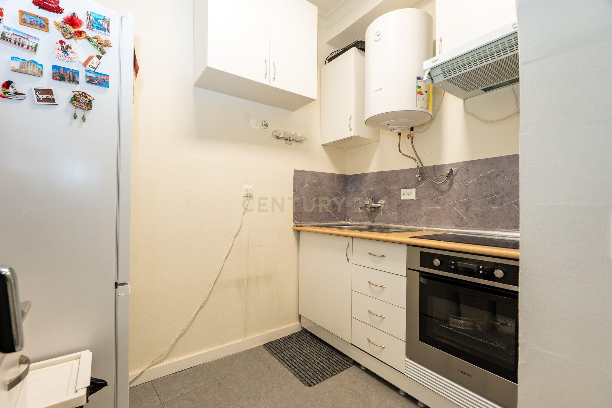 Apartamento T1 em Corroios com Luz Natural e Boa Localização - Image 2
