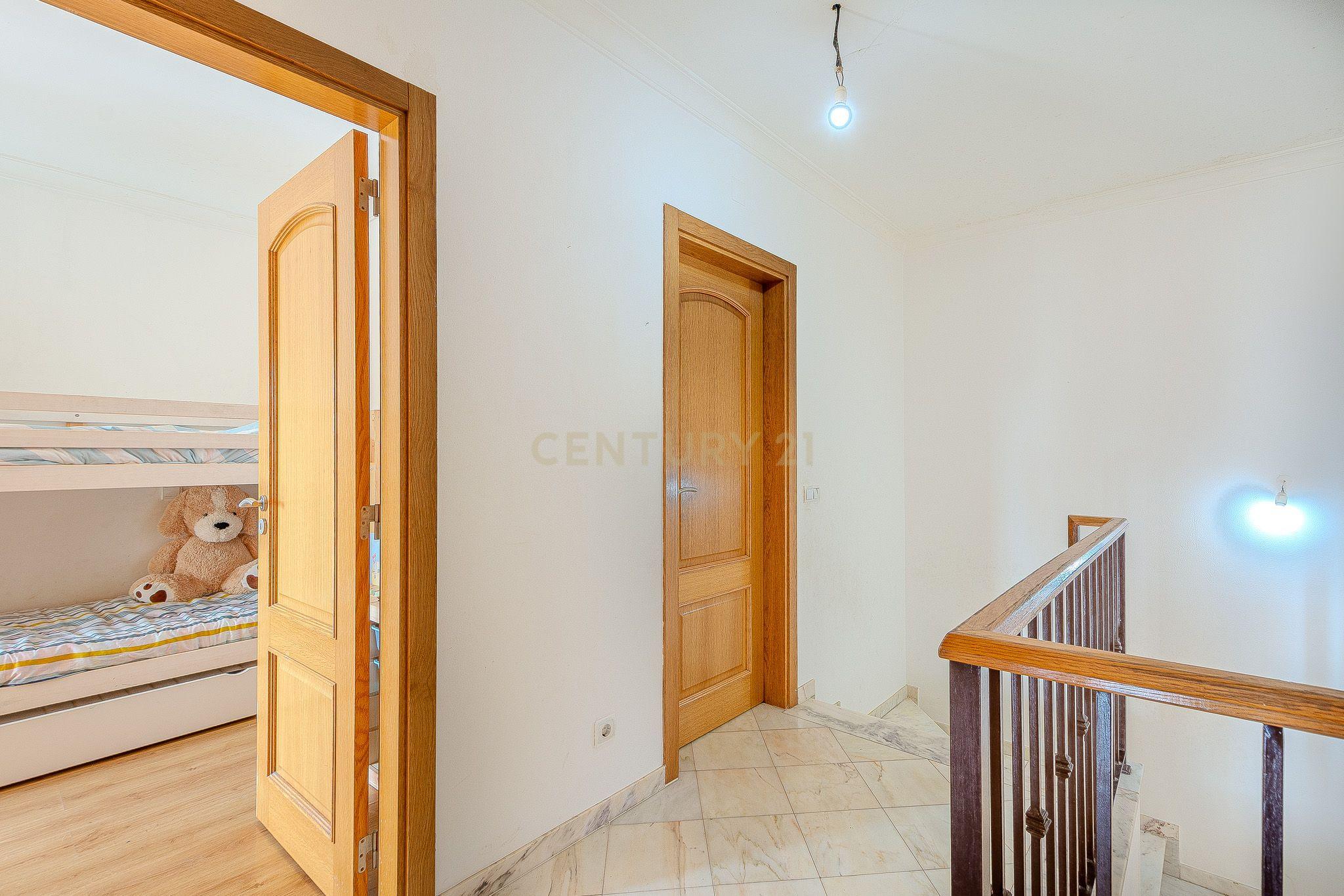 Moradia T2 com Garagem e Logradouro - Ferreiras, Albufeira - Image 19