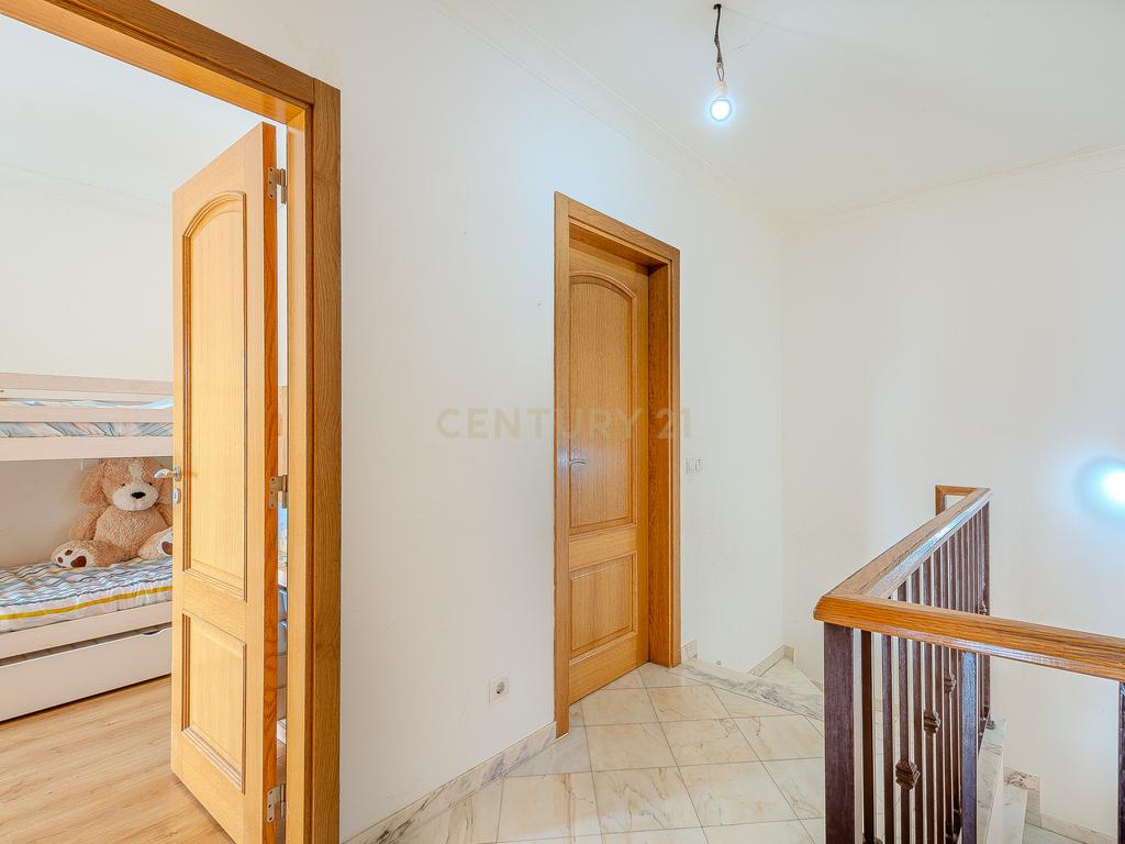 Moradia T2 com Garagem e Logradouro - Ferreiras, Albufeira - Image 22