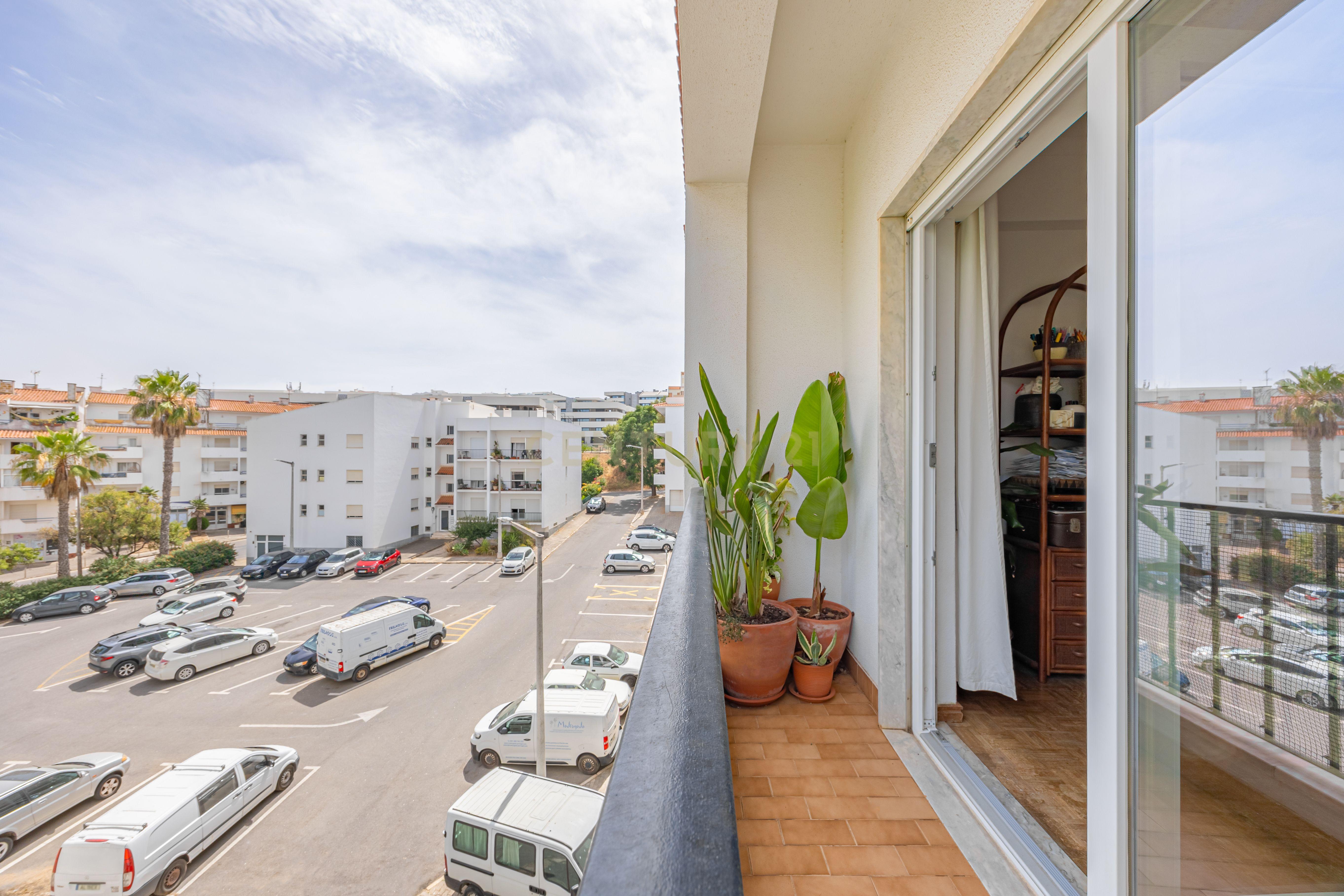 Fotografia 3 de Apartamento T3 com 2 WC, Arrecadação e Terraço com Vista Mar | Ameijeira, Lagos