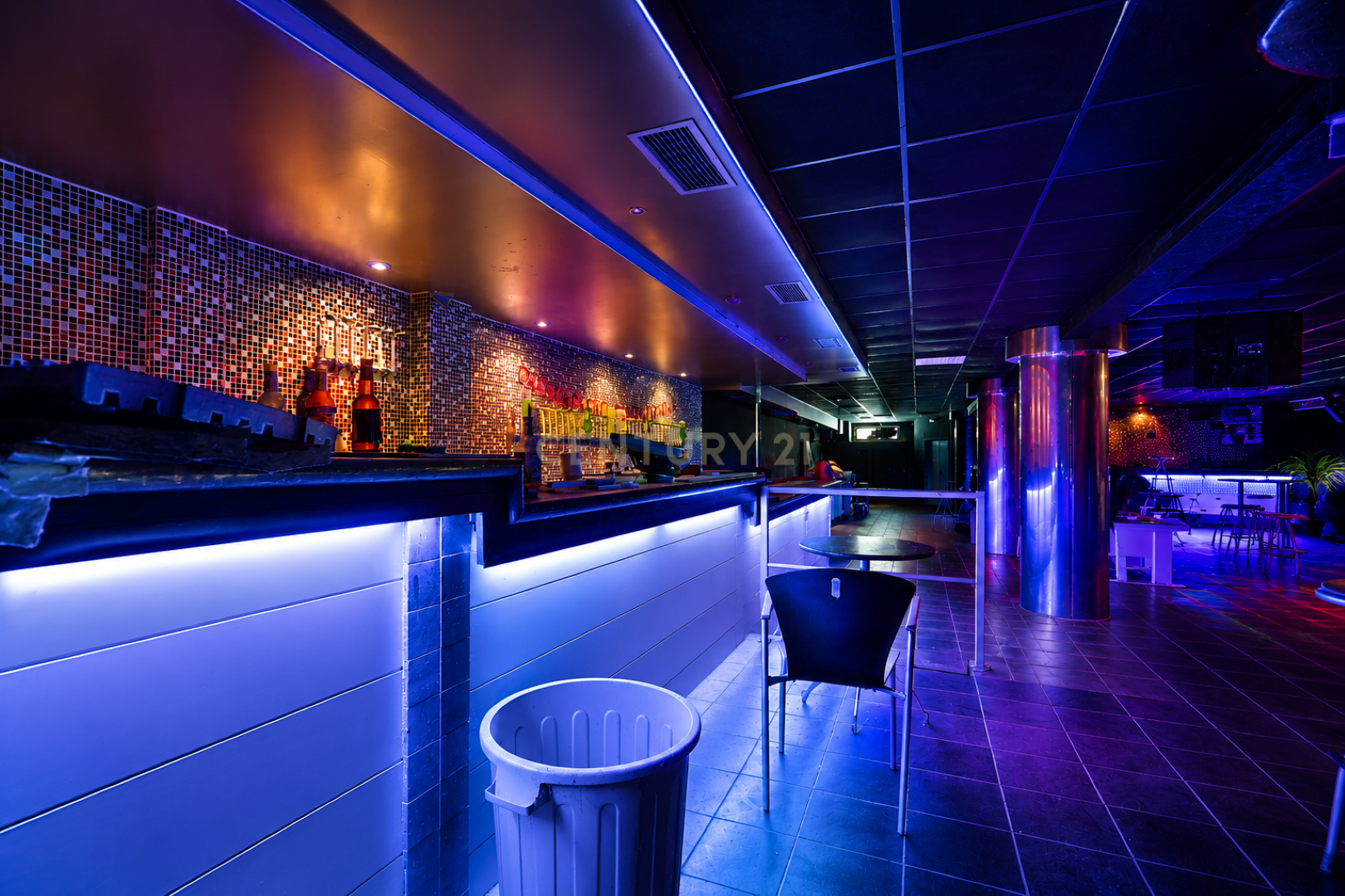 Fotografia 11 de Espaço comercial com equipamentos de discoteca na Praia do Pedrogão