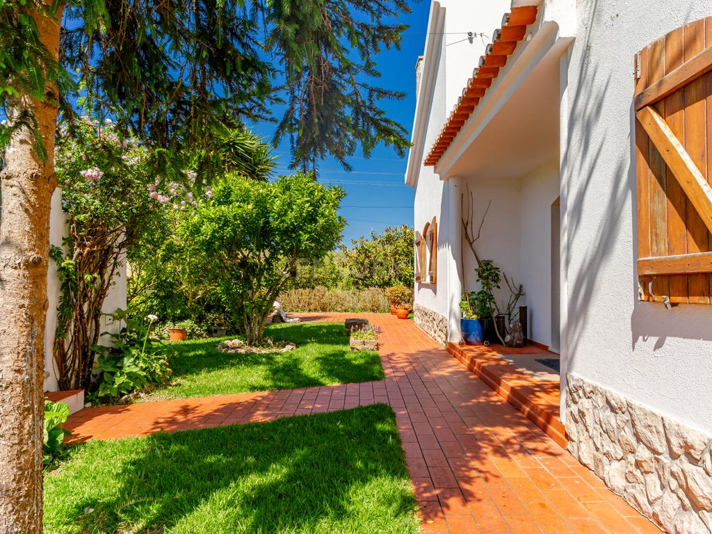 Espetacular Moradia T4 em Mafra com Jardim e Terraço - Image 56