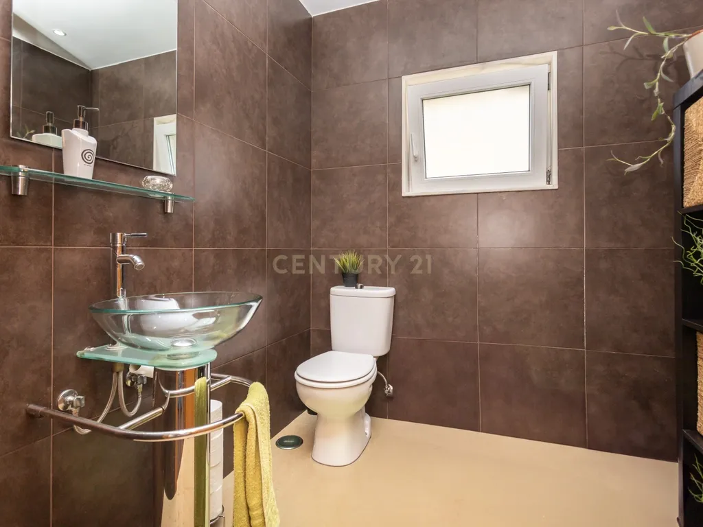 Moradia V4 com piscina em Famões, Odivelas - Image 19