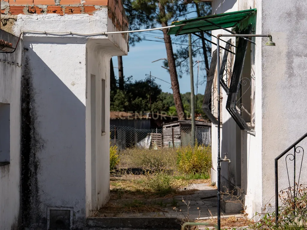 Moradia Isolada com Terreno de 1041 m² – Um Mundo de Possibilidades! - Image 75