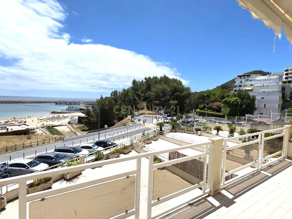  Apartamento T2 em Sesimbra, primeira linha da praia com Terraço Vista Mar - Image 15