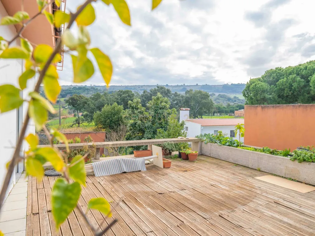 Moradia T5 Isolada, com Dois Pisos, Elevador e Terraço, com 800m2 de Terreno , na Quinta do Anjo, Palmela - Image 11