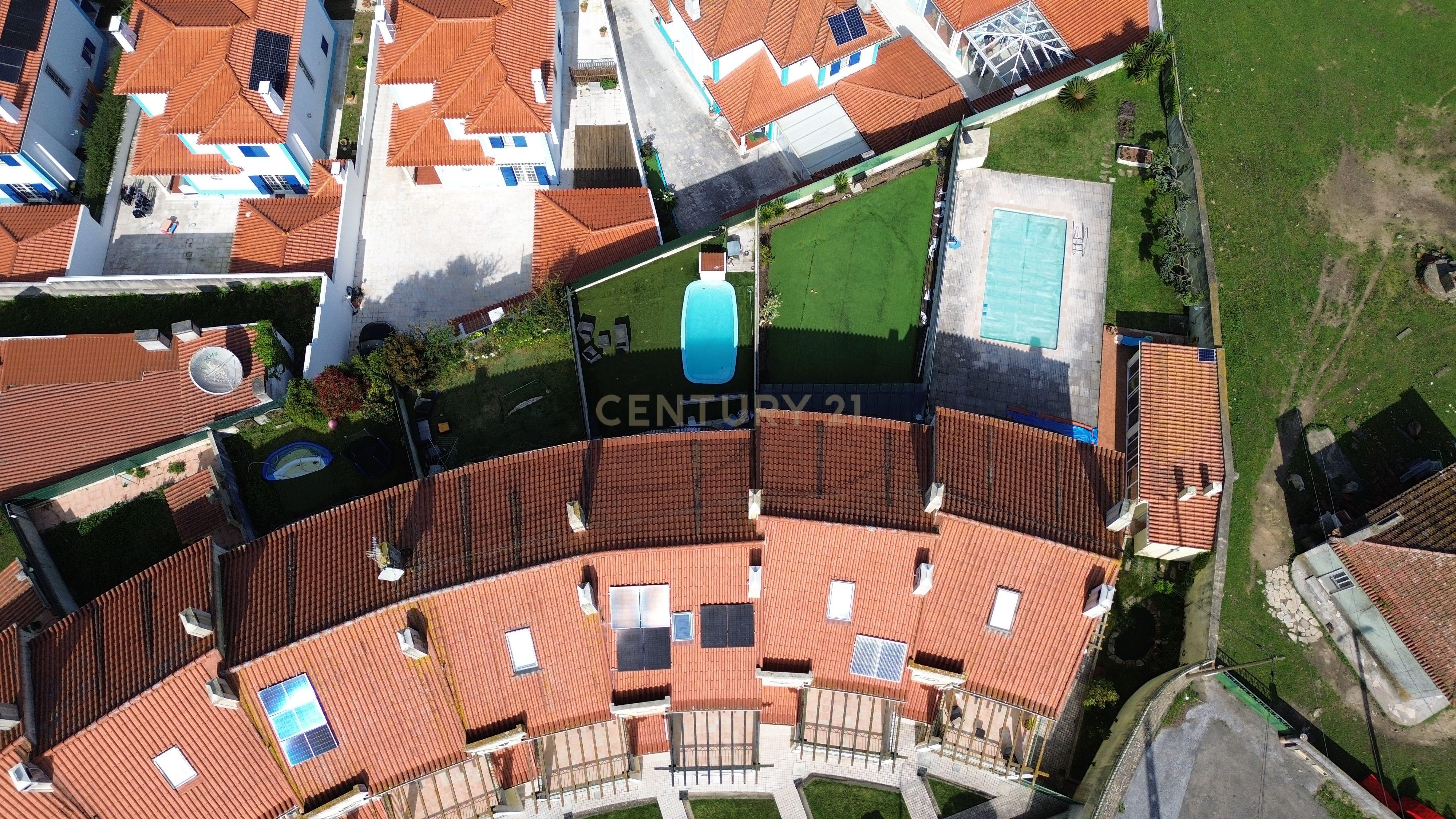 Fotografia 2 de Moradia T3 + Sótão com Piscina Privativa - Mafra