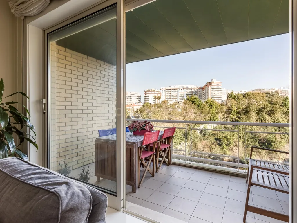 Apartamento T2 no Edifício Vilamar, Foz do Douro, Porto - Image 6