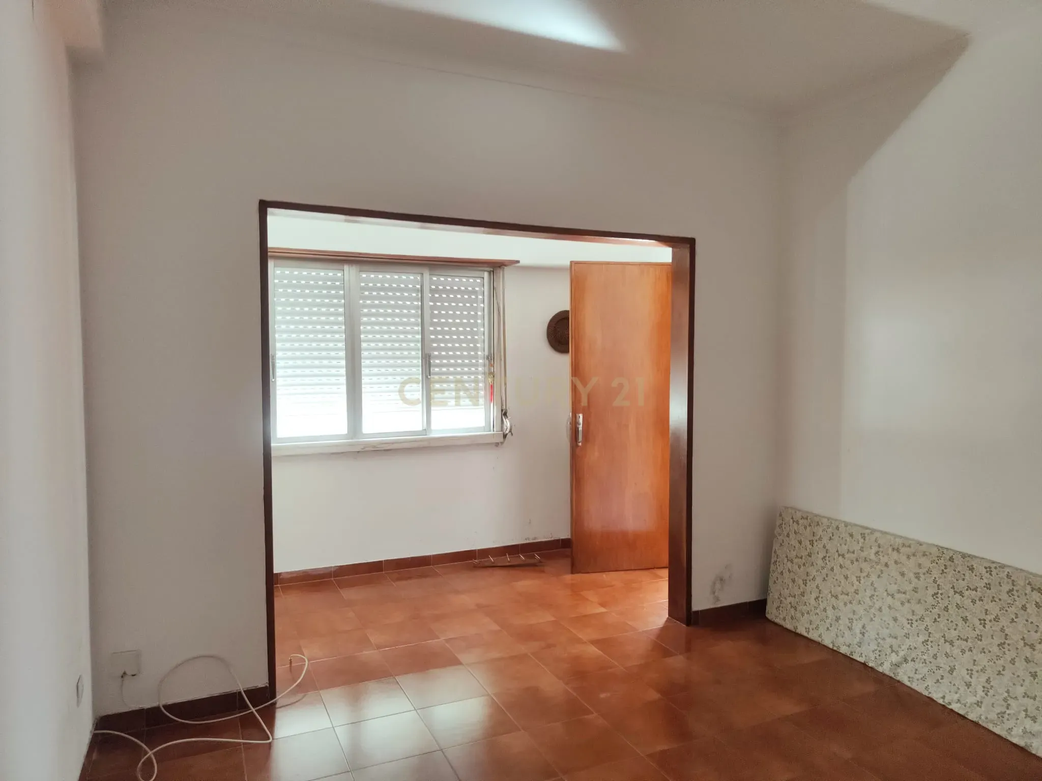 Prédio Bi-Familiar T2 e 2 Anexos Tipologia T1 Em Zona Residencial Tranquila Na Póvoa de Santo Adrião  - Image 68