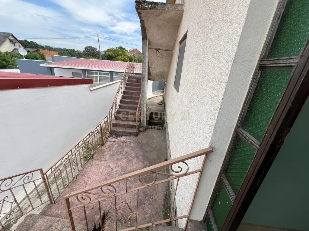 🏡 Moradia Isolada de 4 Frentes – Vila Verde da Raia, Chaves - Image 13
