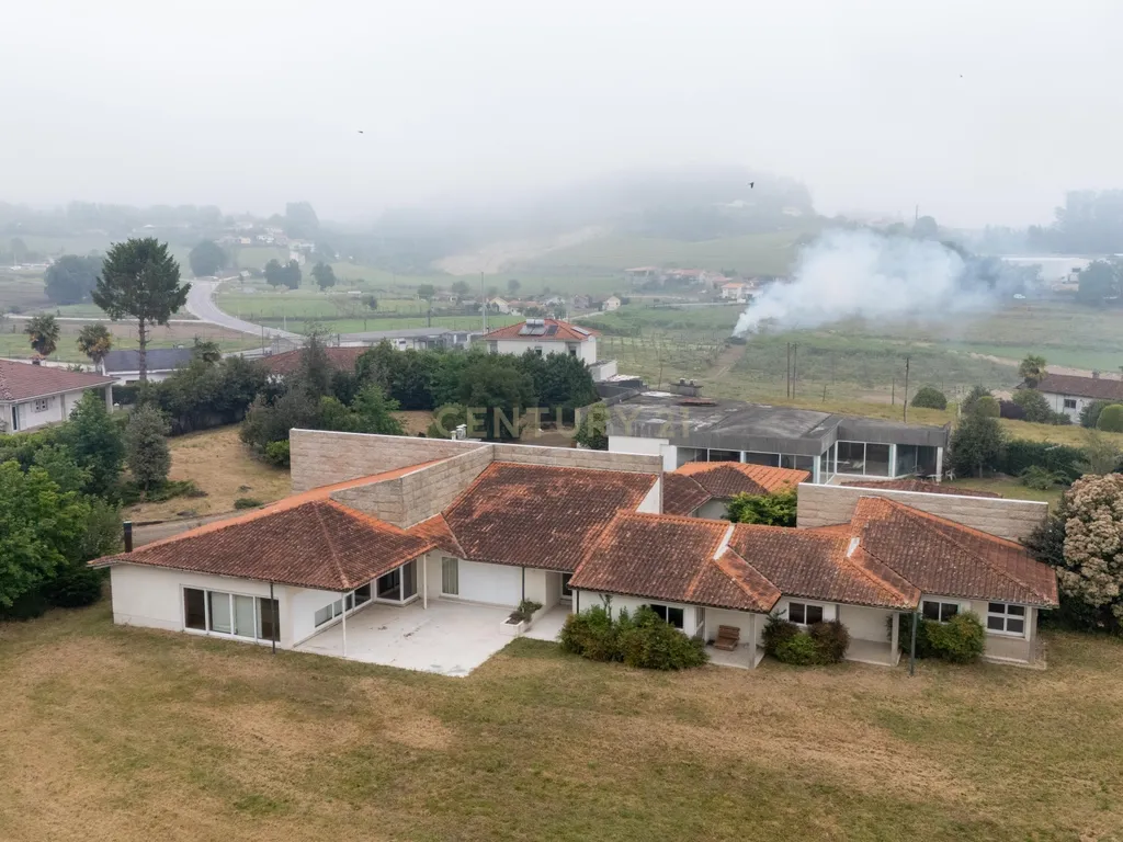 Moradia em vizela com 6 quartos e elevado potencial de investimento - Image 38