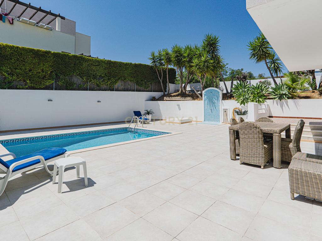 Moradia com 3 Quartos com Piscina - Urbanização Quinta do Rogel - Alcantarilha - Algarve - Image 2