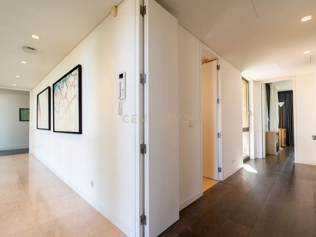 Moradia Exclusiva em Primeira Linha de Mar com Piscina Infinita / Tróia-Carvalhal - Image 49
