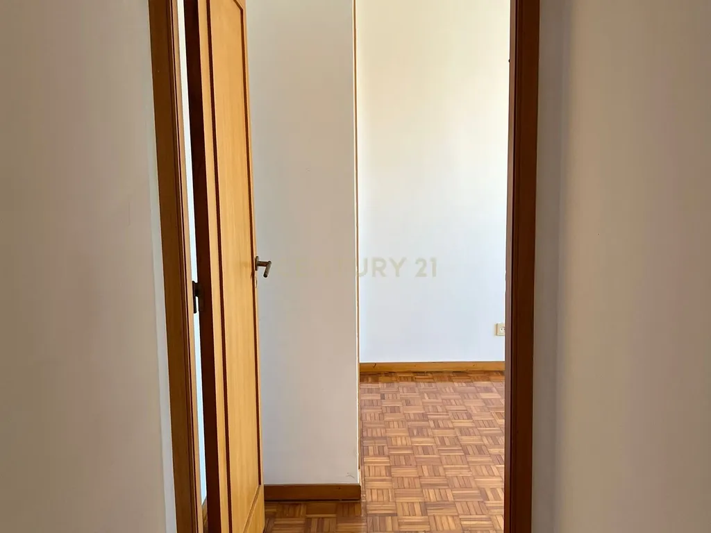 Apartamento T3 com elevador garagem dupla em São Vitor | ZTRE-01770 - Image 14