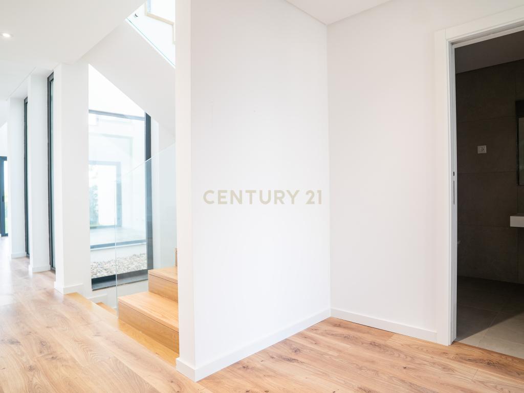 Moradia T4 – Empreendimento Sky City -  Serra de Carnaxide - Image 21