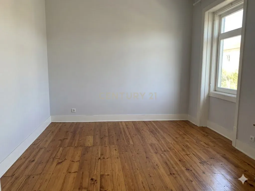 Fotografia 10 de Apartamento de 9 assoalhadas para Venda - com Rendimento Garantido