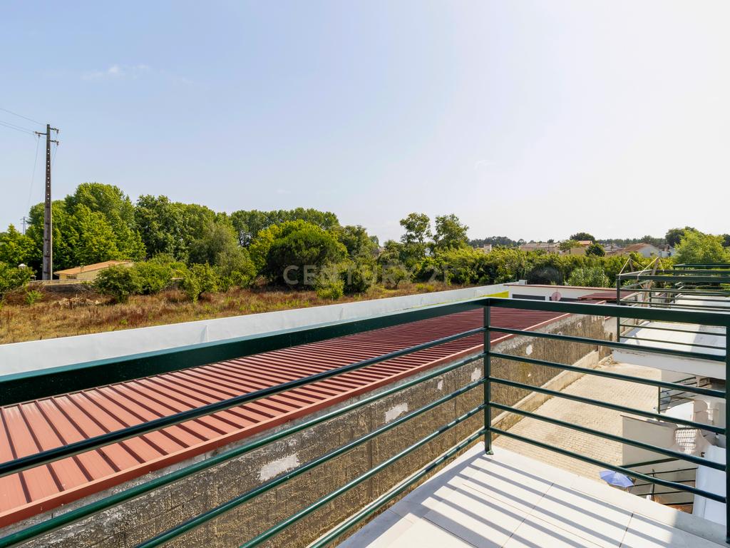 Excelente Moradia T3 , espaço exterior e garagem – Marinha Grande - Image 21