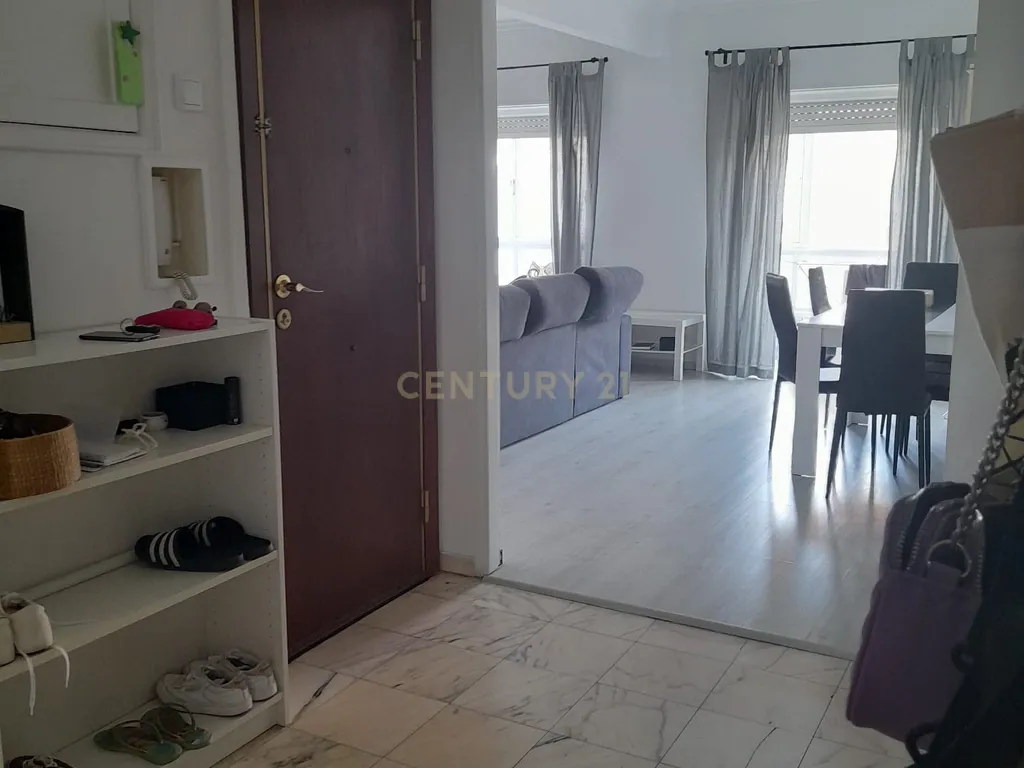 Apartamento T2 em Damaia de Cima - Image 10