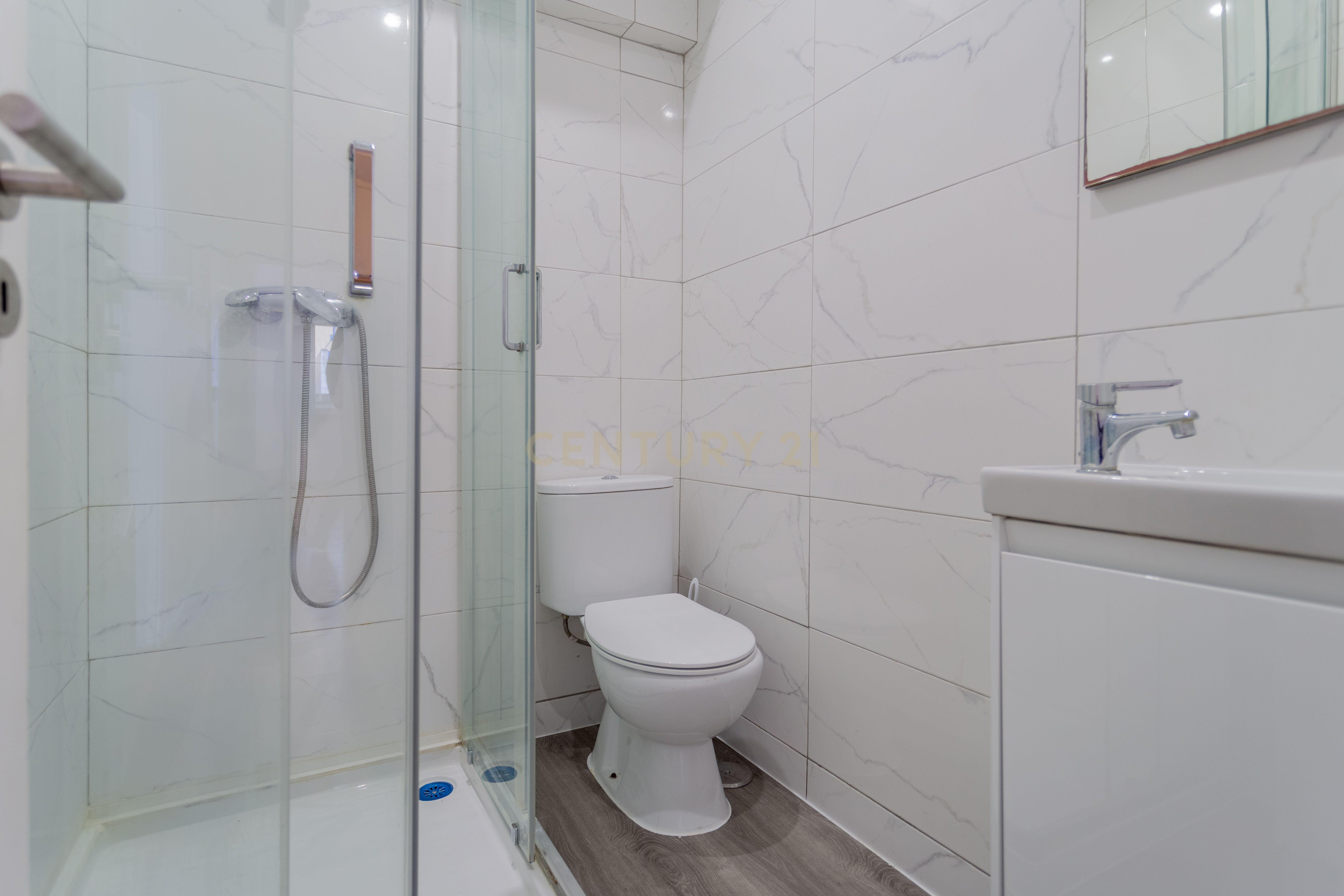 Apartamento T2 - 2 WC's - Almada Centro - Image 19