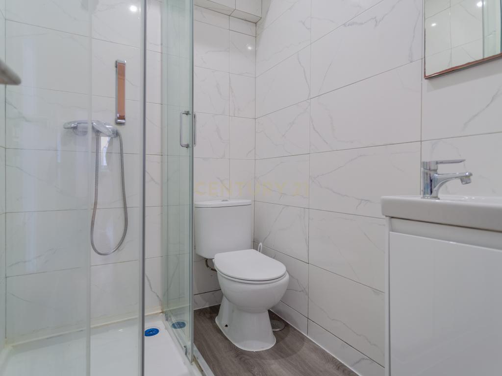 Apartamento T2  - 2 WC's - Almada Centro - Image 19