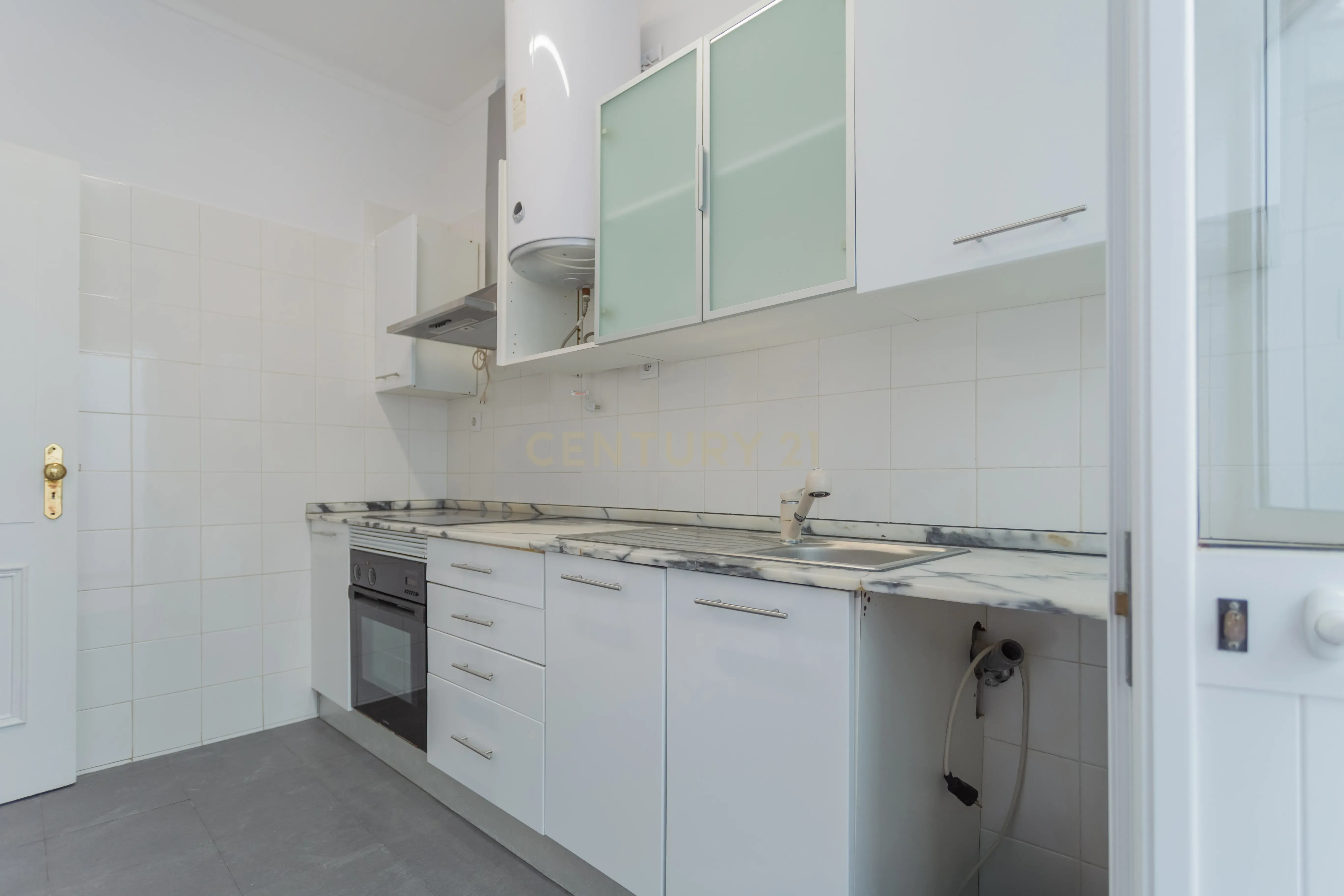 Apartamento T2 - 2 WC's - Almada Centro - Image 7