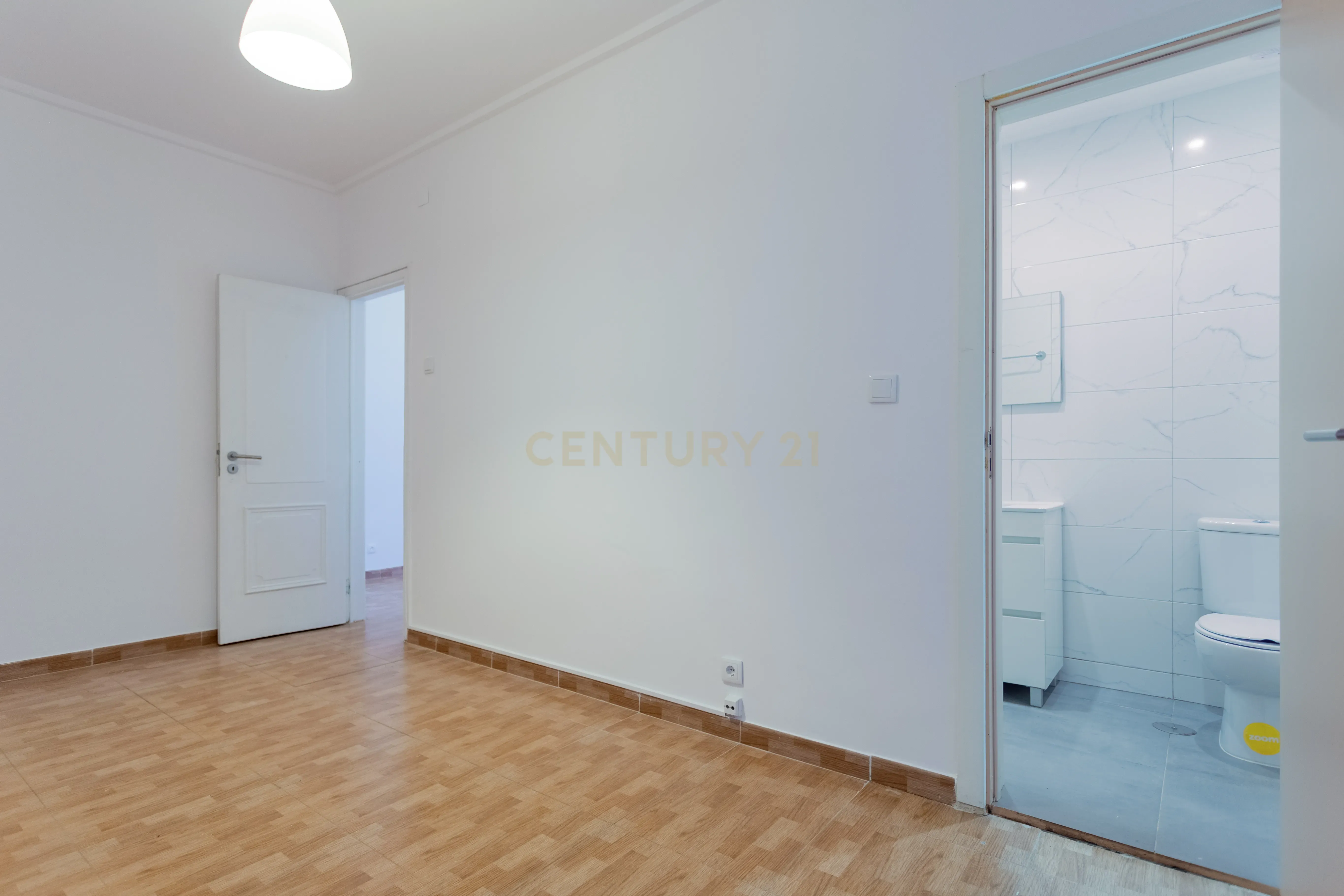 Apartamento T2 - 2 WC's - Almada Centro - Image 14