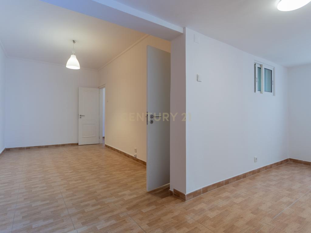 Apartamento T2  - 2 WC's - Almada Centro - Image 15