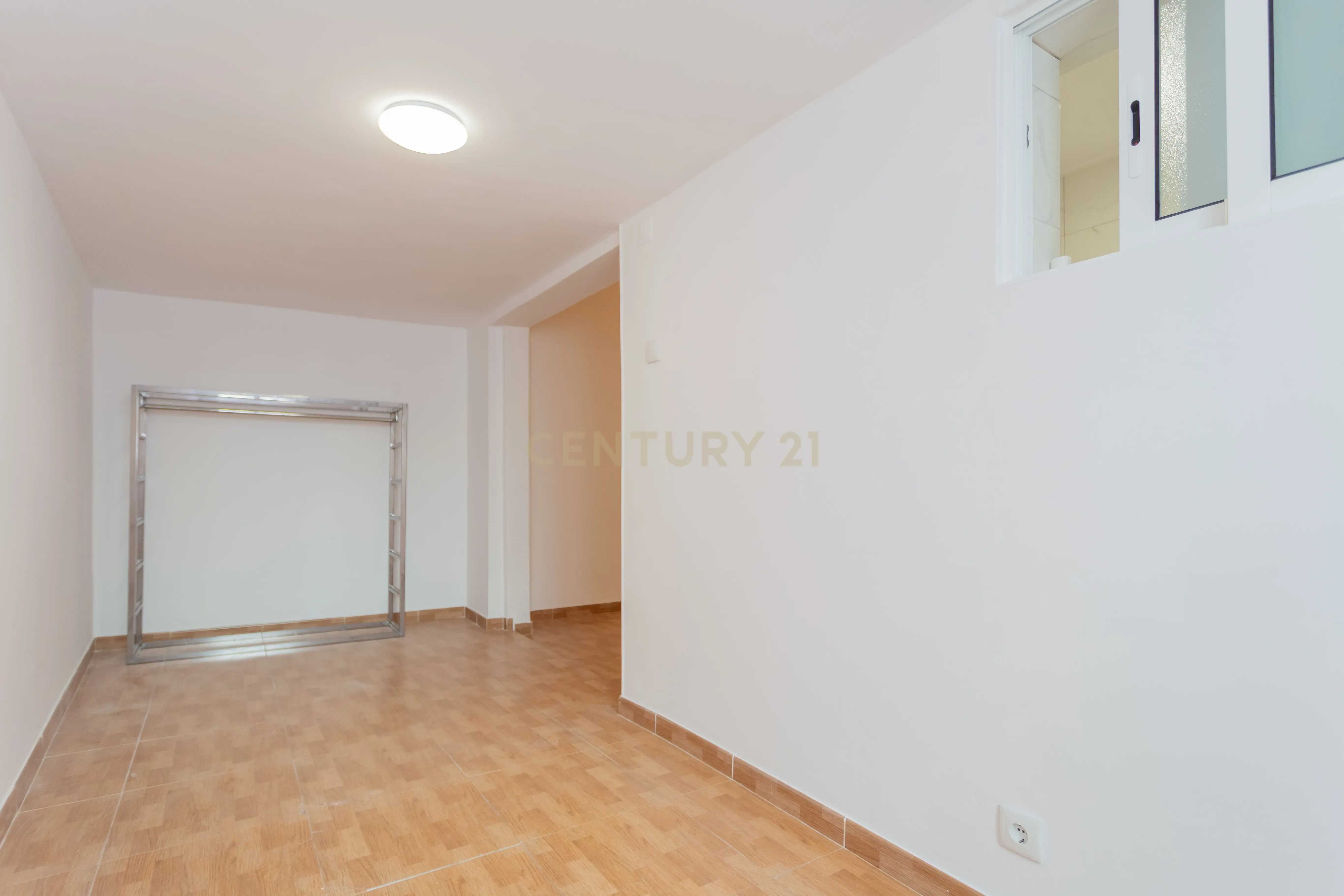 Apartamento T2 - 2 WC's - Almada Centro - Image 17