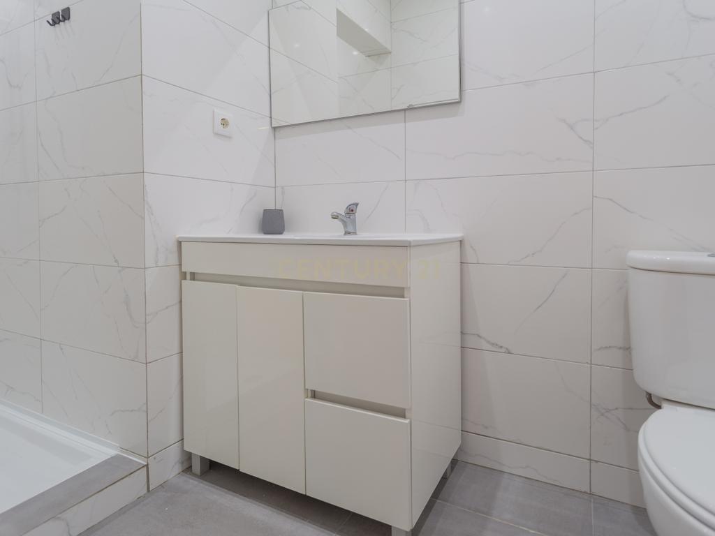 Apartamento T2  - 2 WC's - Almada Centro - Image 18
