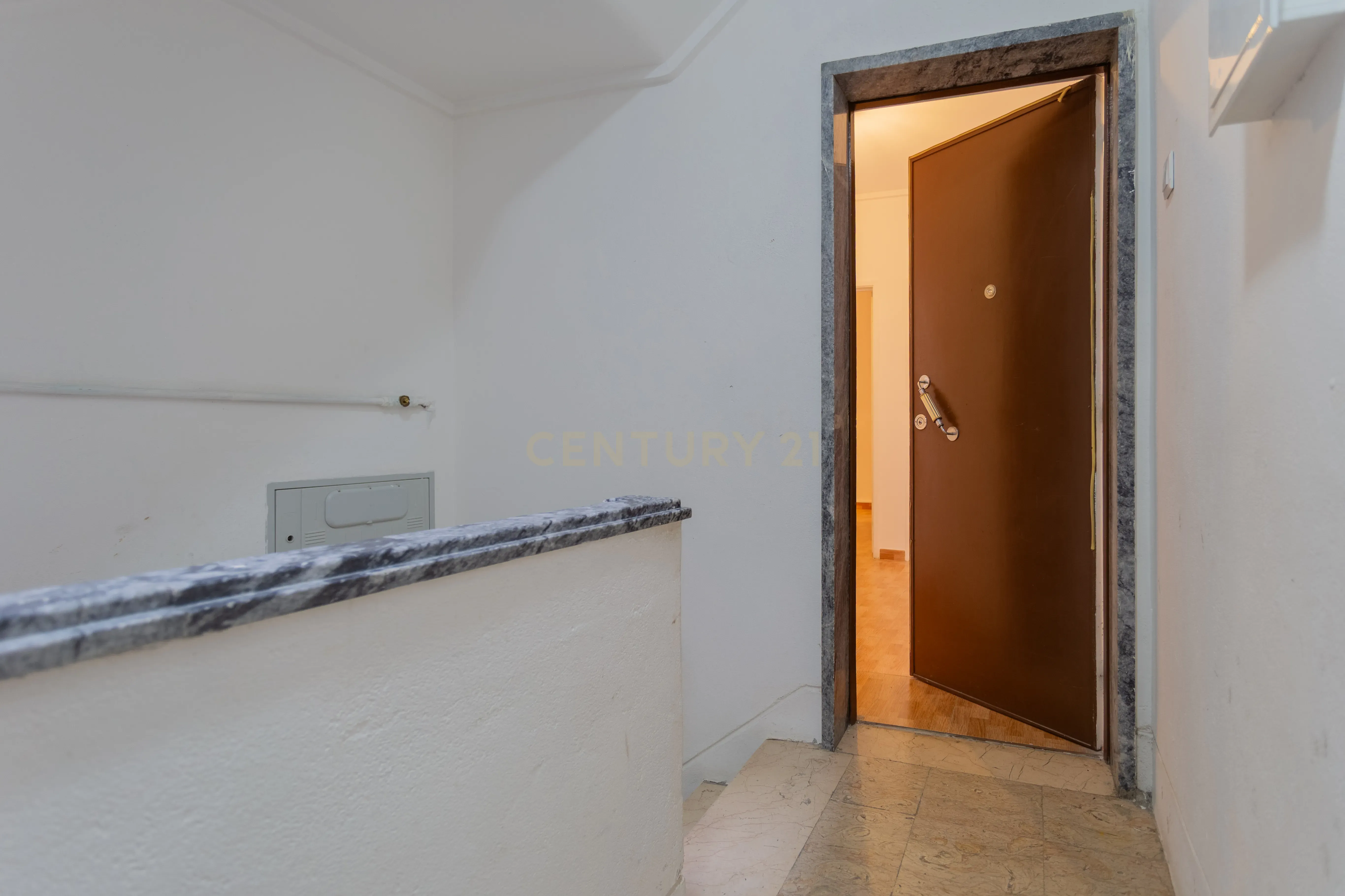 Apartamento T2 - 2 WC's - Almada Centro - Image 24