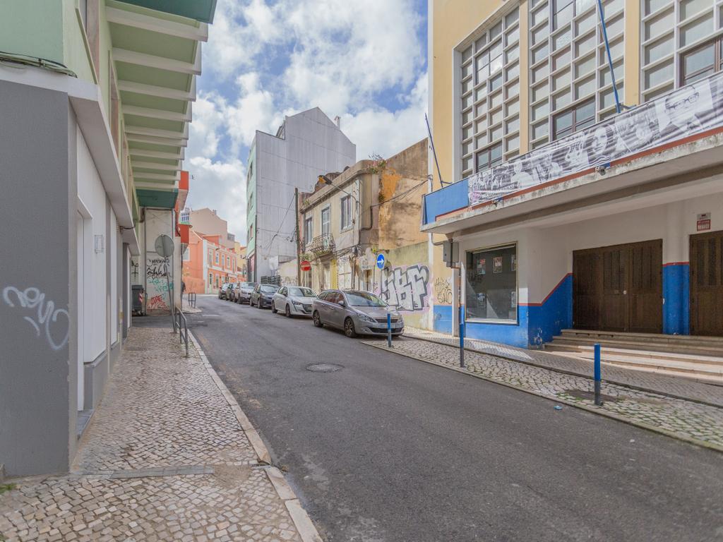 Apartamento T2  - 2 WC's - Almada Centro - Image 29