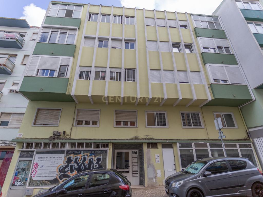 Apartamento T2  - 2 WC's - Almada Centro - Image 27