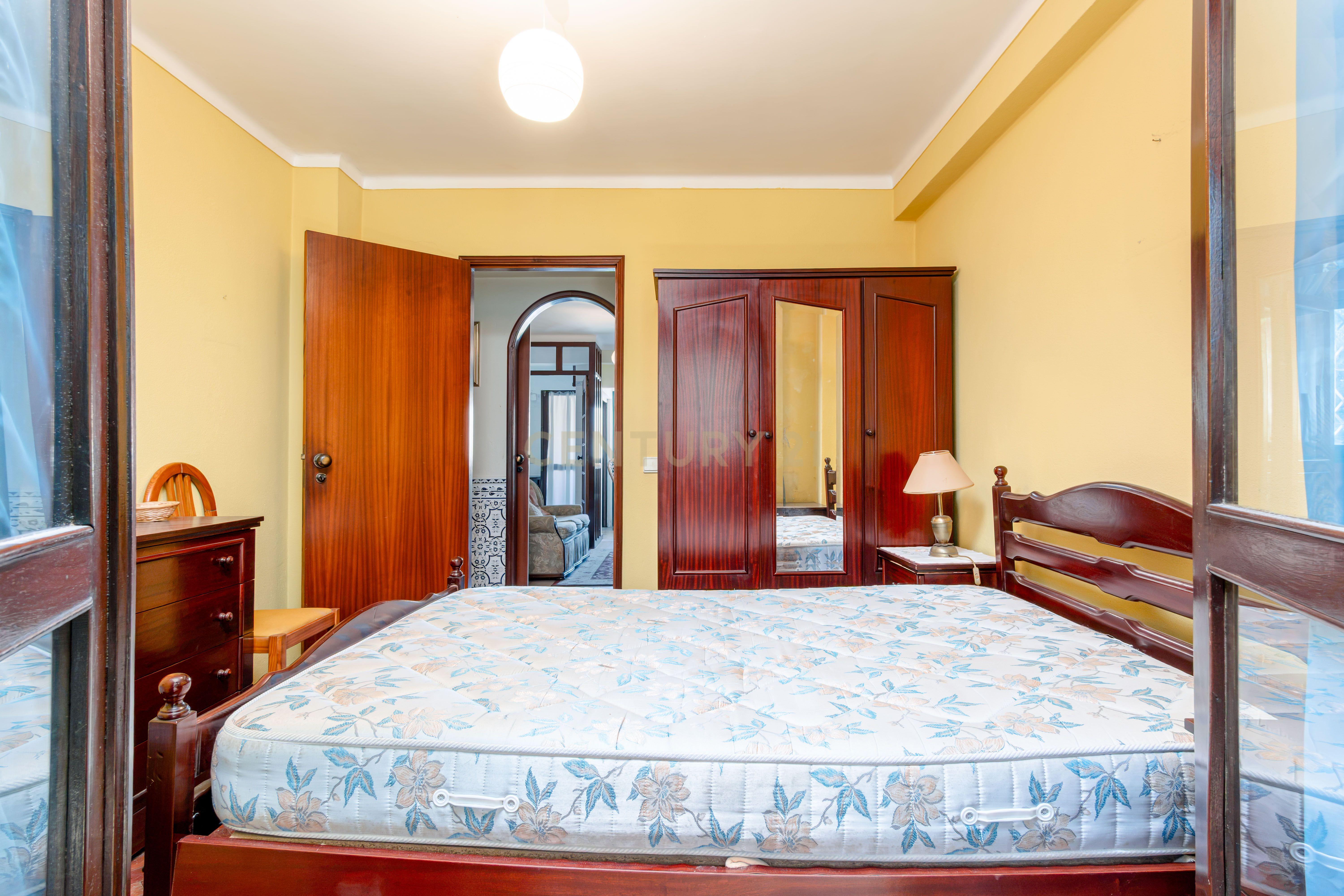 Fotografia 12 de T2 em Caselas – Oportunidade para Criar a Casa dos Seus Sonhos