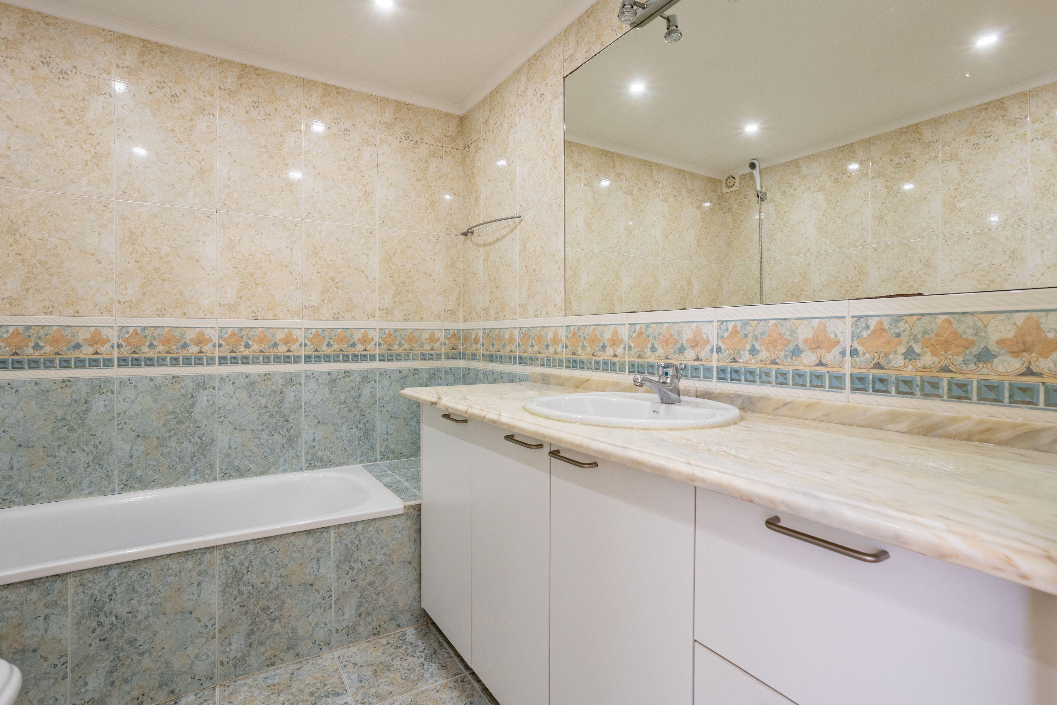 Apartamento T2 para arrendar com Vista Rio - Lisboa - Image 18