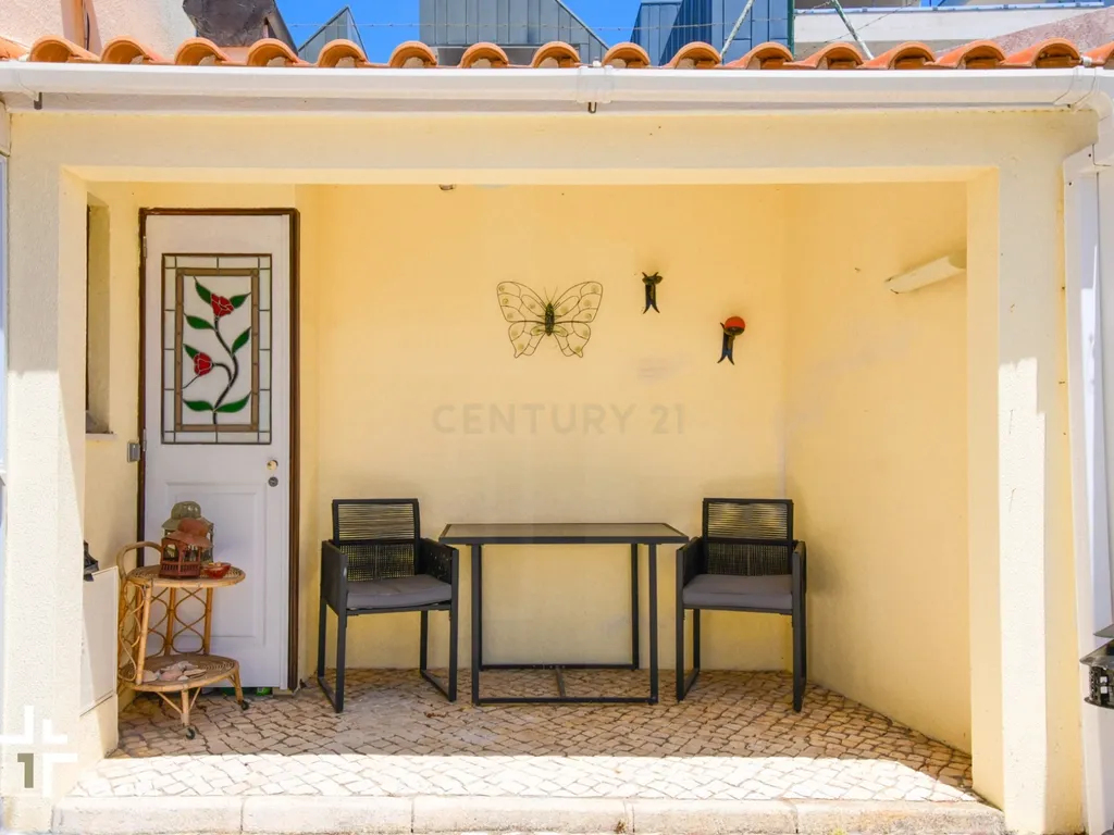 Moradia T2 com Jardim e Alpendres Exclusivos | São Pedro do Estoril - Image 8