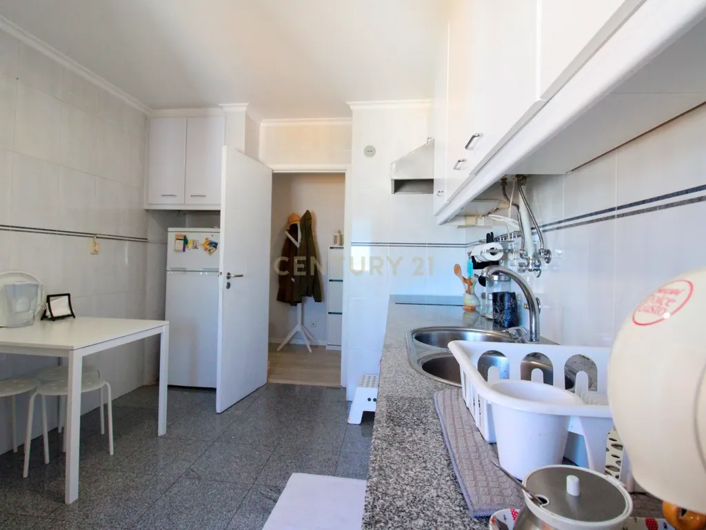 ✨ Oportunidade Única – T2 no Monte da Caparica ✨ - Image 7