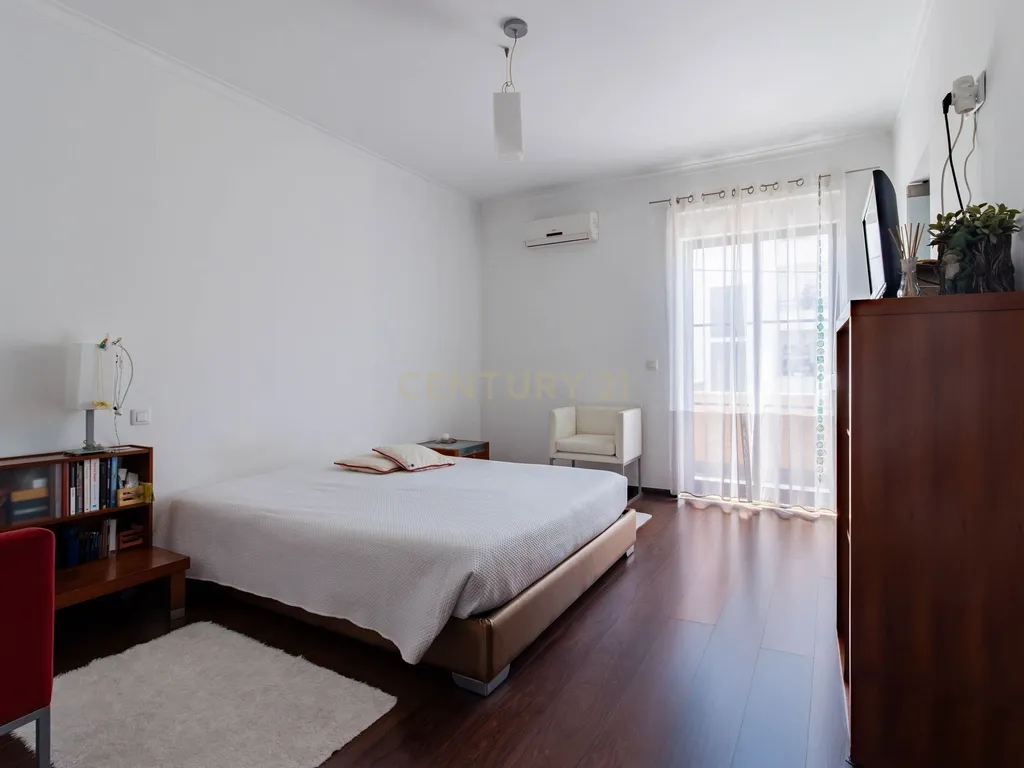 Moradia T3 com Jardim, Garagem e Cave em Embra, Marinha Grande - Image 23