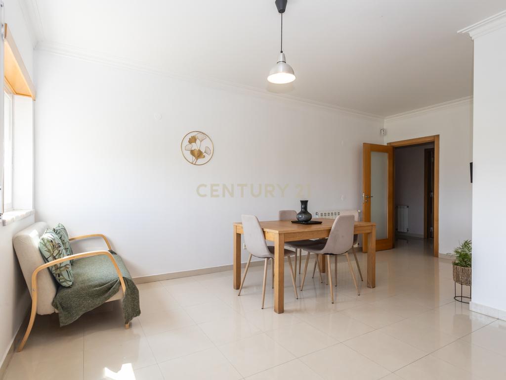 Apartamento T1+1 - Sobreda - Image 7