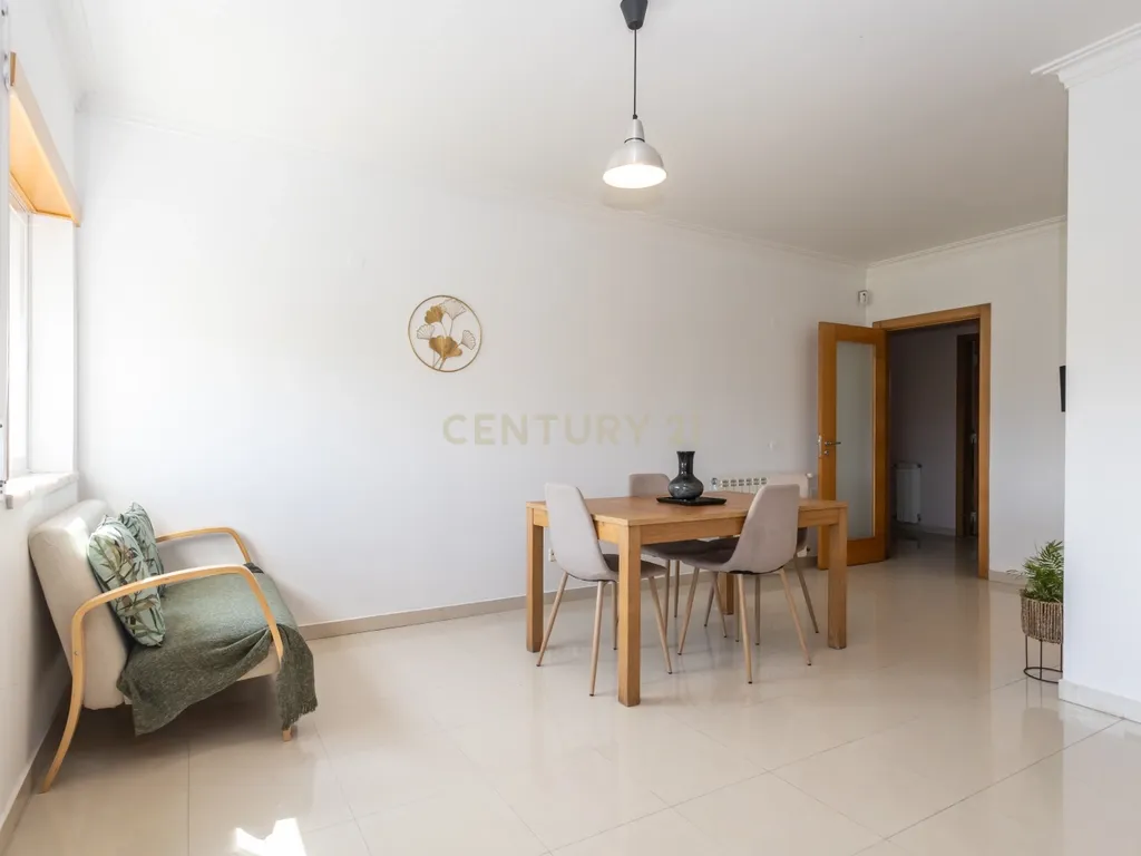 Apartamento T1+1 - Sobreda - Image 7