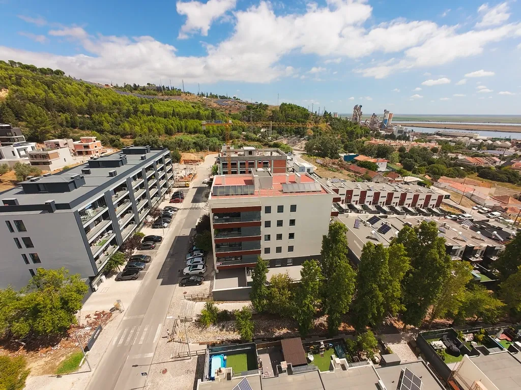 Apartamento T3 com estacionamento e vista desafogada sobre o rio | Sobralinho – Alverca - Image 33