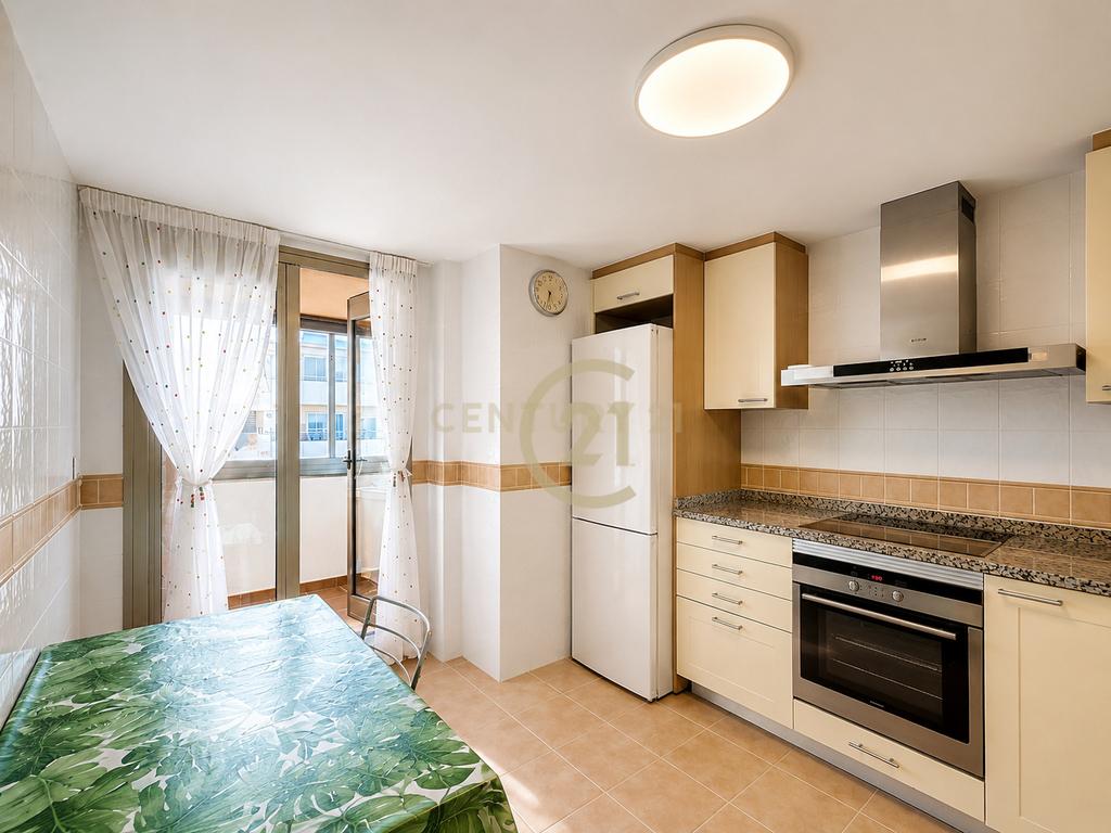 Apartamento em Primeira Linha de Praia com Vistas Frontais para o Mar – 3 Quartos, Garagem e Arrecadação - Image 25