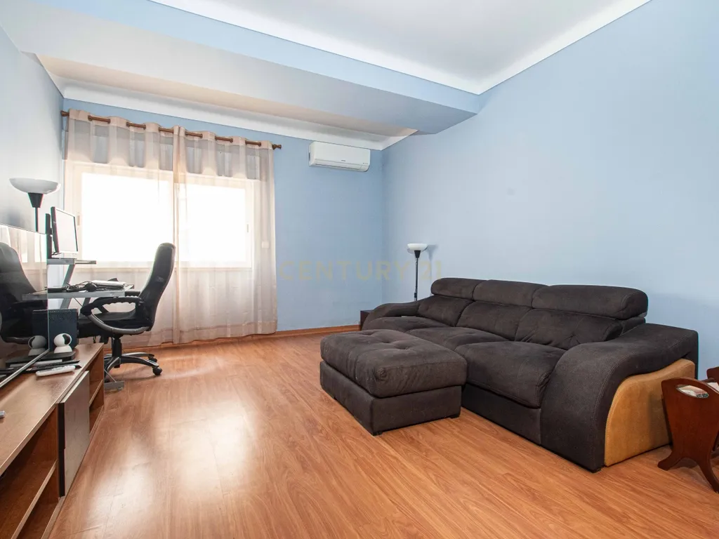 Apartamento T2 | Barreiro | Avenida Alfredo da Silva - Image 3