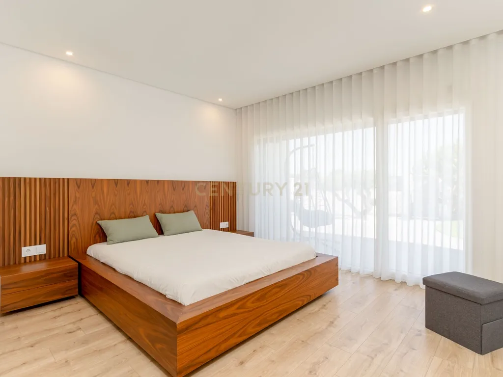 Moradia T4 Térrea de excelência com piscina e casa independente de 50m2 | Quinta da Marquesa - Image 26
