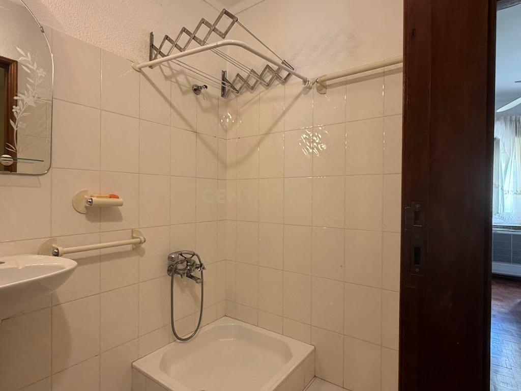 Moradia T2 + 1 no Centro de Portimão | Garagem 55 m² | Potencial + Proximidade às Praias - Image 33