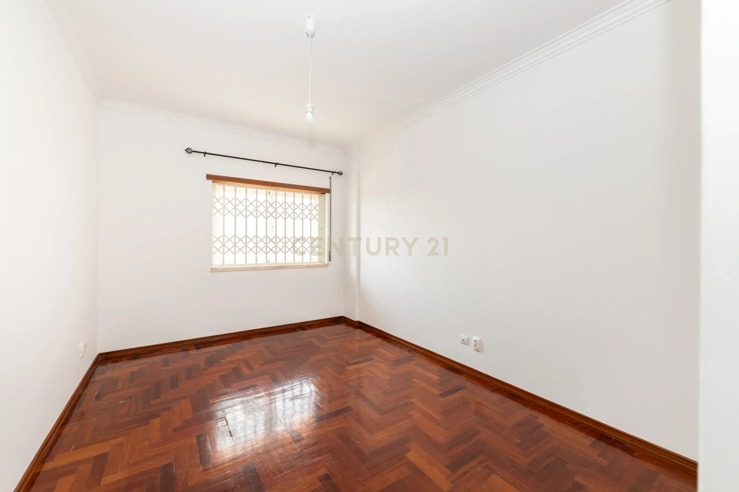 Apartamento T3 para arrendamento – Quinta da Marialva, Corroios - Image 13