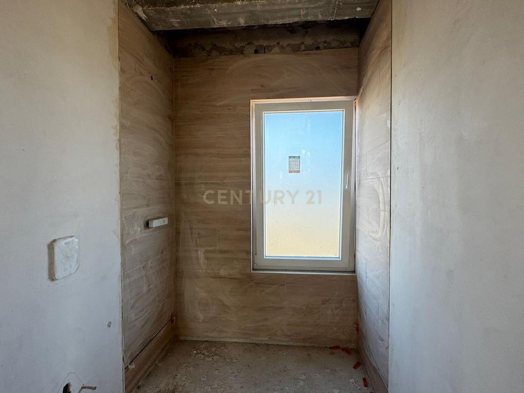 Moradia NOVA Moderna T4: PISCINA e JARDIM Conforto, Modernidade e Vistas Deslumbrantes - Image 26