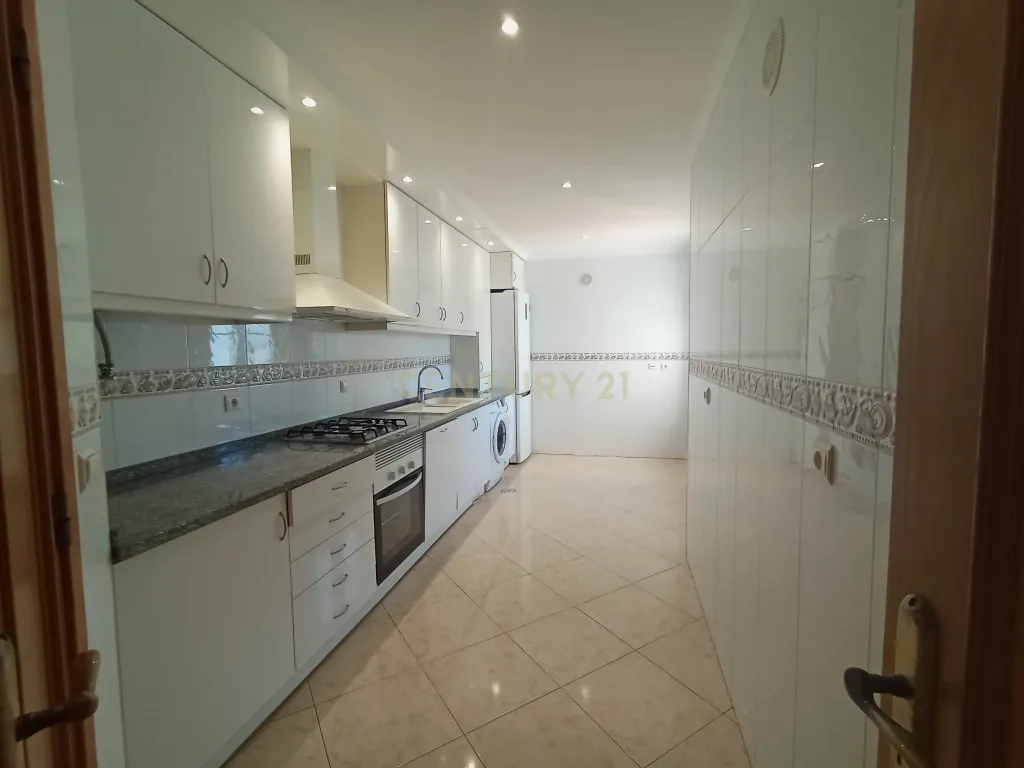 Apartamento T3 na Costa da Caparica - Image 13